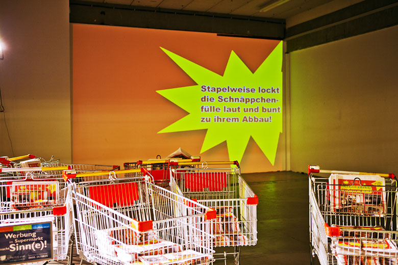 kitchnapping goes shopping is a group project (concept by Birthe Blauth) on the effects of signs.